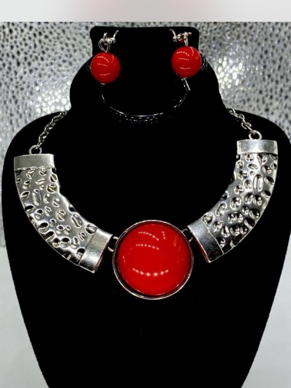 Statement *** Cherry 🍒 Red ^^^ Necklace / Earrings * Bonus !!! 👀 at Pics ^^^
